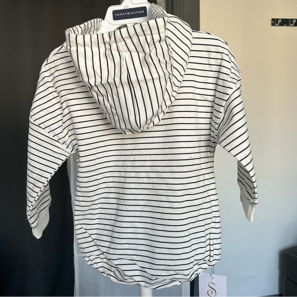 ⚡️BOGO 50% Off⚡️ Baby striped hoodie romper - Picture 2 of 4
